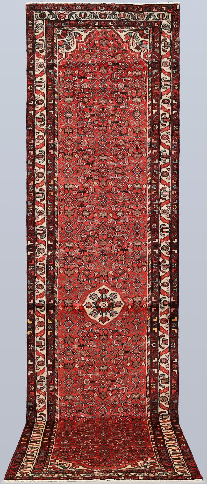 A runner, Hamadan, approx. 390 x 100 cm.