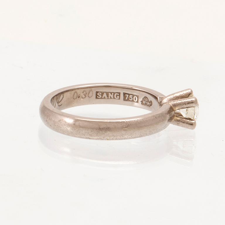 An 18K white gold solitaire ring set with a round brilliant-cut diamond, Sandberg.
