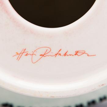 HEINI RIITAHUHTA, veistos/tarjoilumalja, "Sieni", posliinia, signeerattu Heini Riitahuhta.