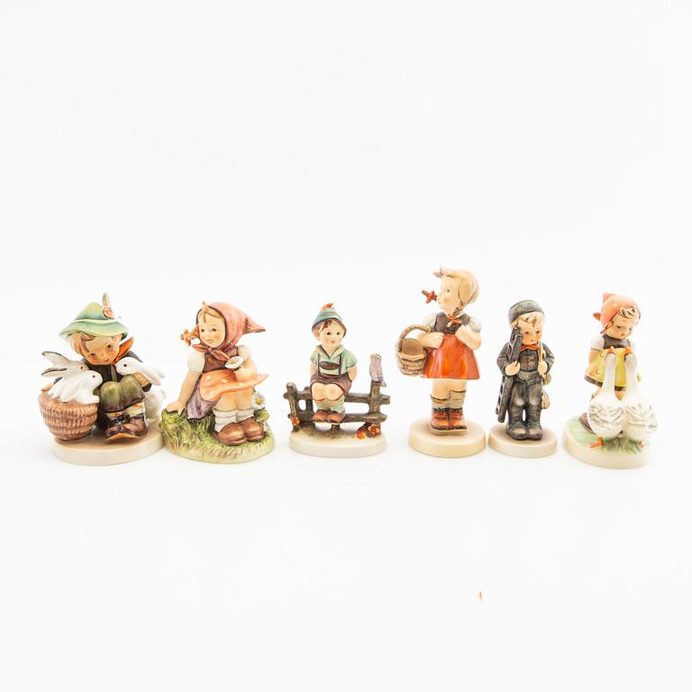 Figurines 17 pcs and plates 3 pcs Goebel MJ Hummel Germany mid-20th century porcelain.