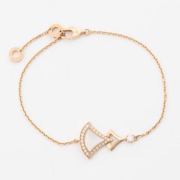 Armband, Bulgari, 18K roséguld med pärlemor och briljantslipade diamanter.