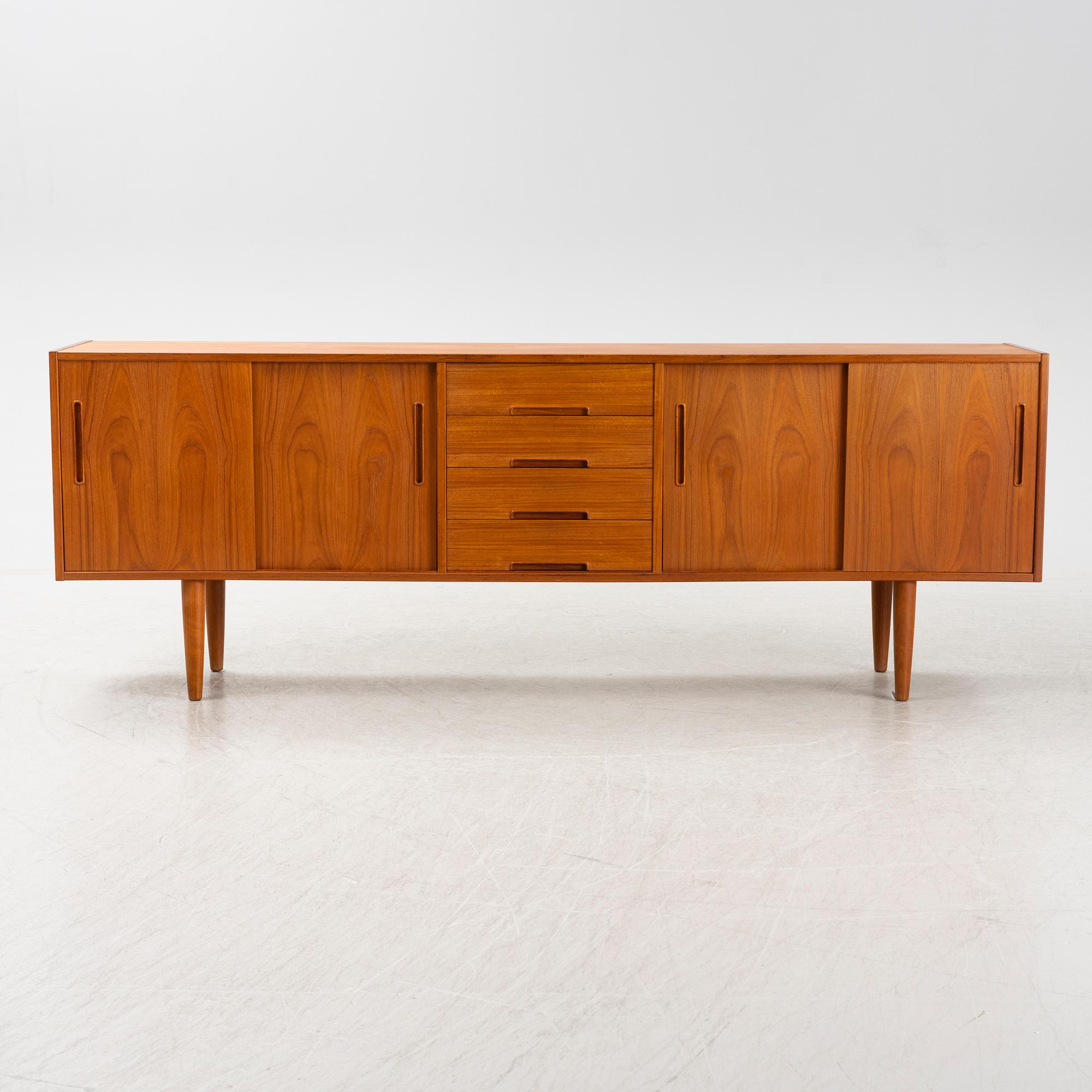 Nils Jonsson, sideboard,”Gigant”, Hugo Troeds, modellen formgiven 1959.