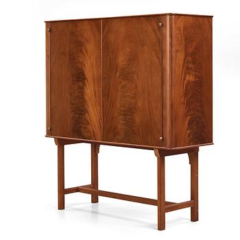 Josef Frank, a mahogany cabinet, model 955, Svenskt Tenn, probably 1940-1950s.