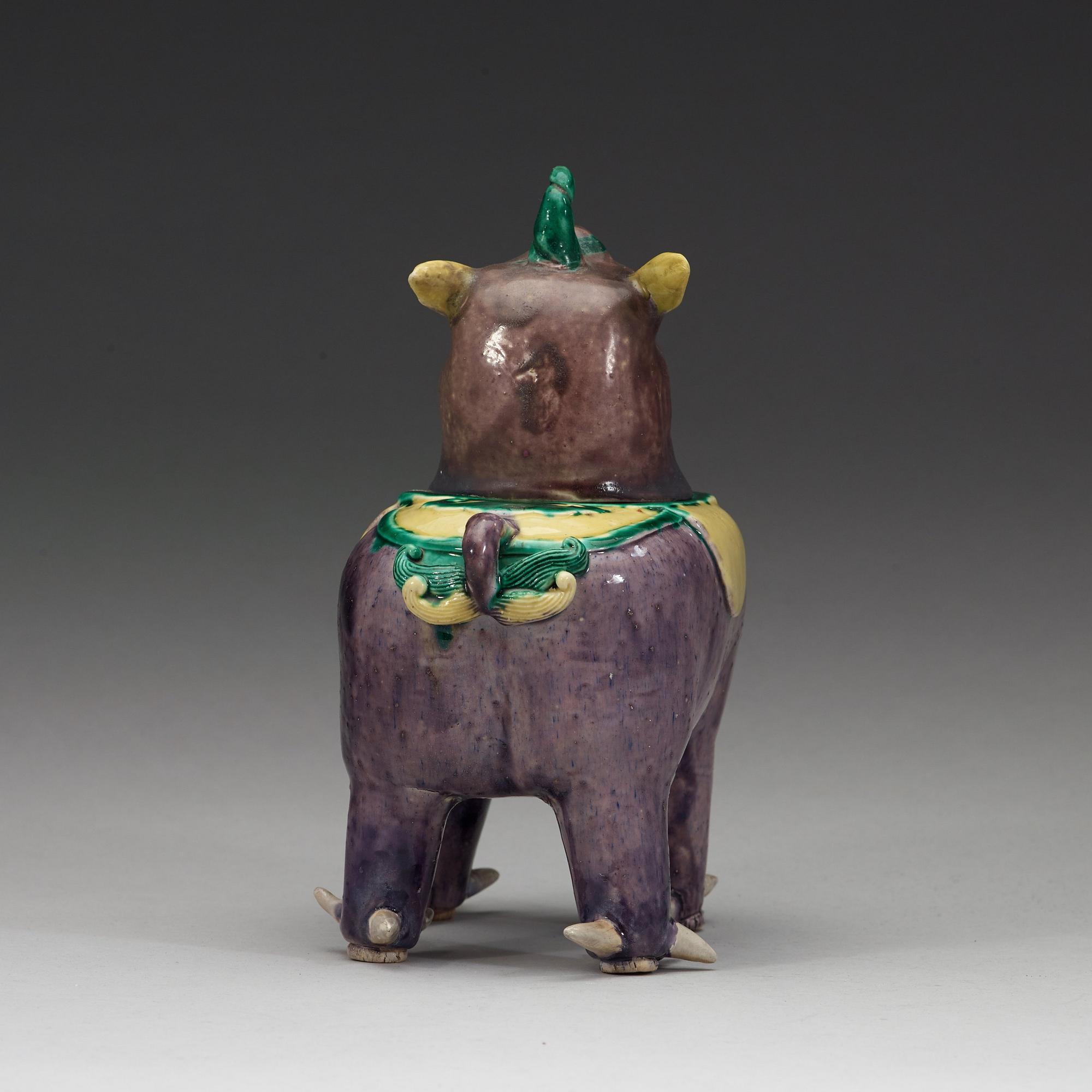 A bisquit censer with cover, Qing dynasty, Kangxi (1662-1722).