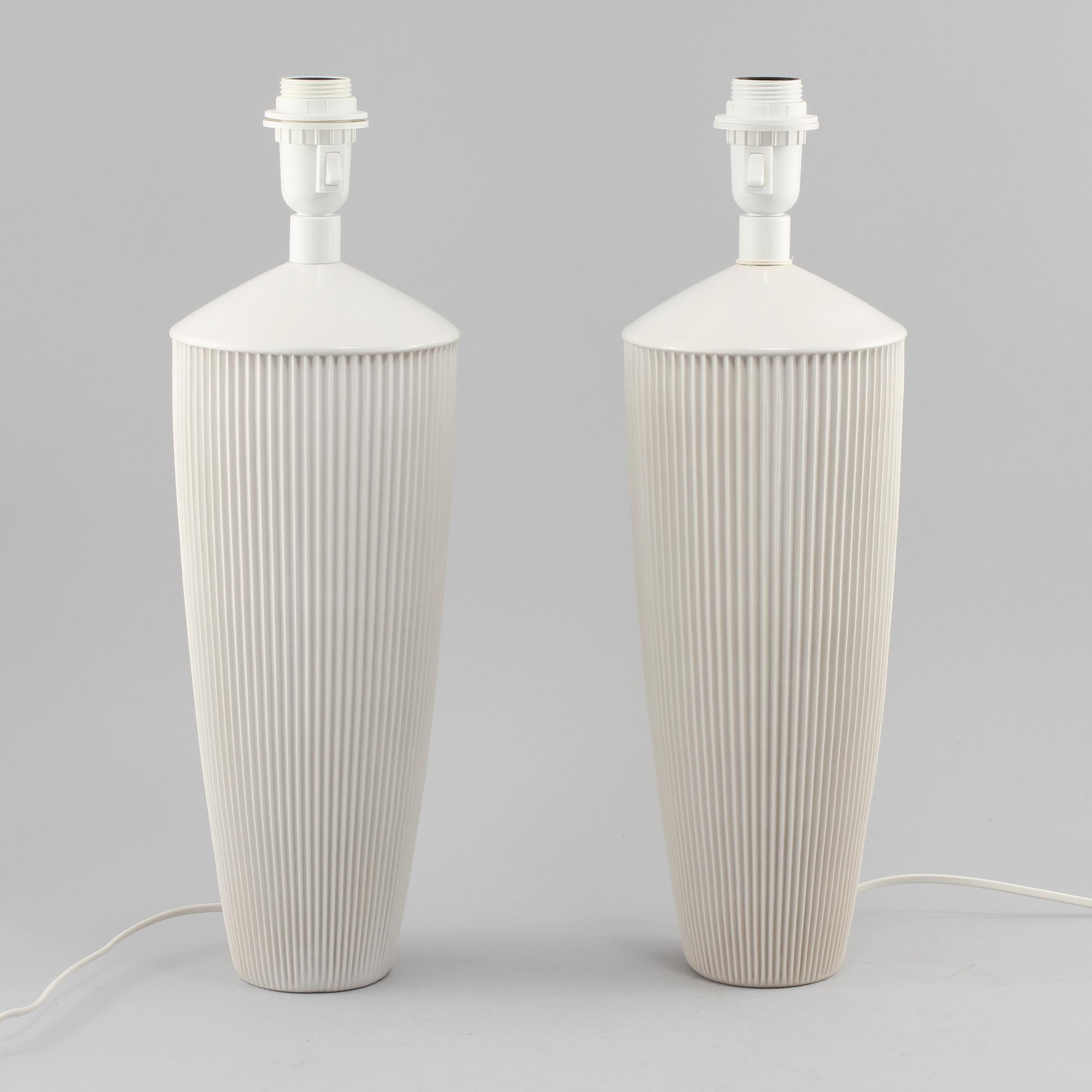 BORDSLAMPOR, ett par, Pentik, 2000-tal.