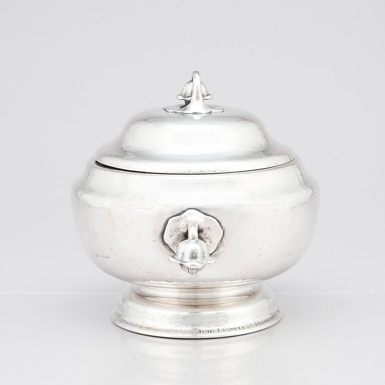 Firma K. Anderson, a silver tureen, Stockholm 1917.