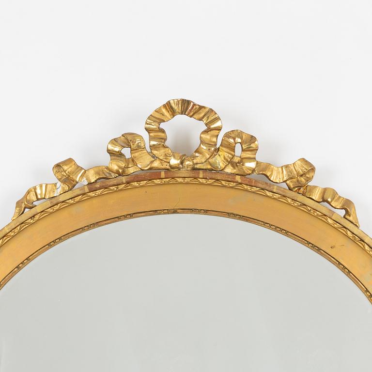 Mirror, Gustavian style, first half of the 20th century.