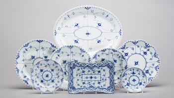 MAT- och KAFFESERVIS, 108 delar, "Musselmalet", helblond, Royal Copenhagen.