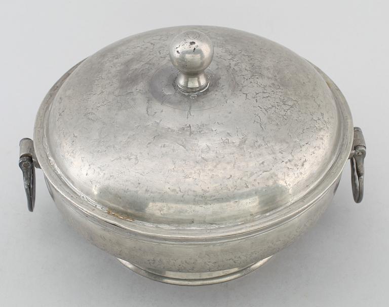 GRÖTSKÅL, tenn, otydliga stämplar, möjligen 1800-tal.