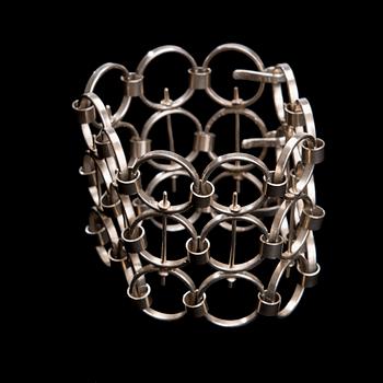 ARMSMYCKE, sterlingsilver, design Kaija Aarikka, Finland, tillverkad av Pekka Sarvanto 1965. Vikt 62 g.