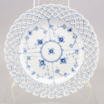 A TEA- AND COFFEESET MUSELMALET ROYAL COPENHAGEN 42 PCS.