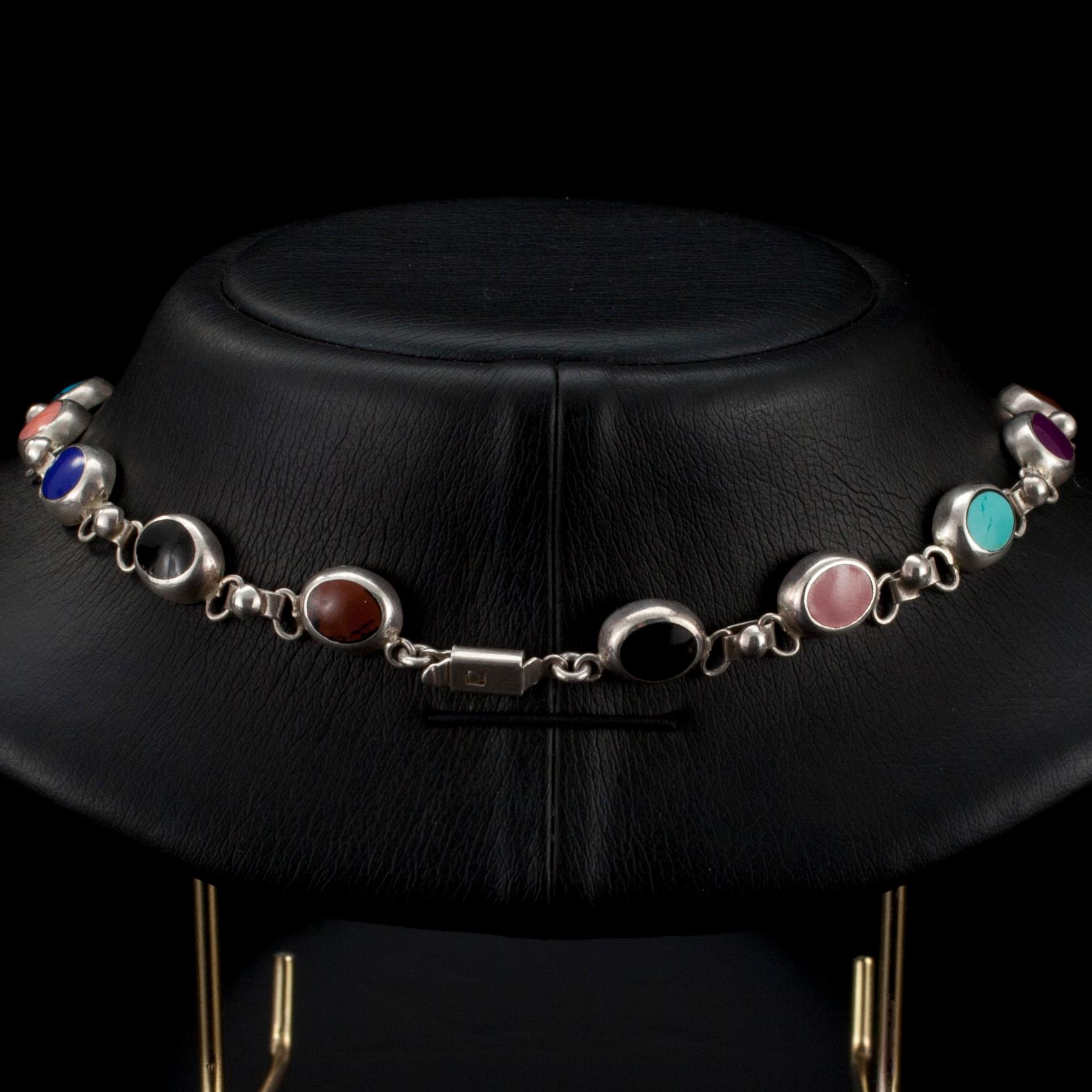 COLLIER, sterling silver, färgstenar. Vikt 61 g.