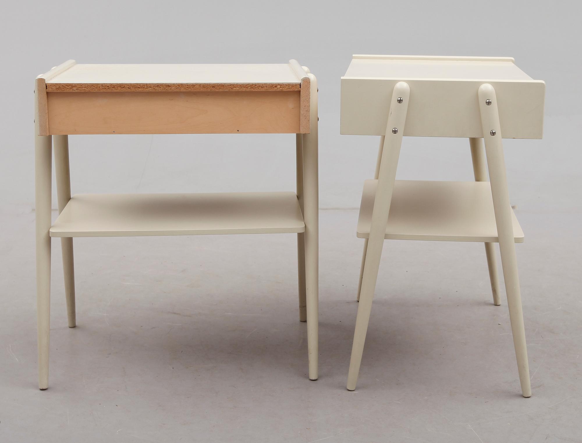 SÄNGBORD, 1 par, Carlströms & Co., 1900-talets andra hälft.