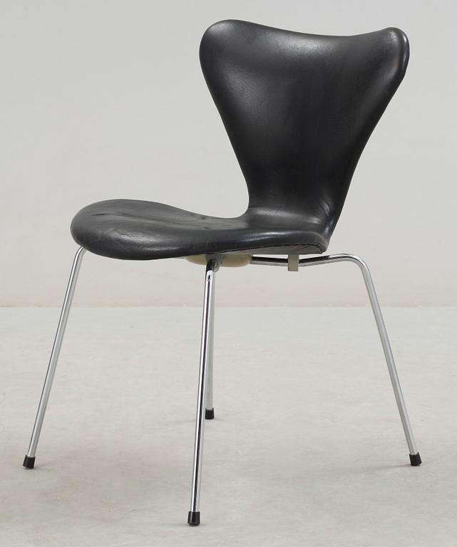 STOL, "Sjuan", Arne Jacobsen, Fritz Hansen, formgiven 1955.