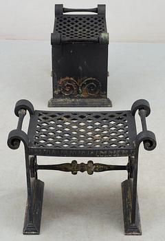 A pair of Folke Bensow cast iron stools, model 'Taburett Nr 1', Näfveqvarn, Sweden circa 1925.