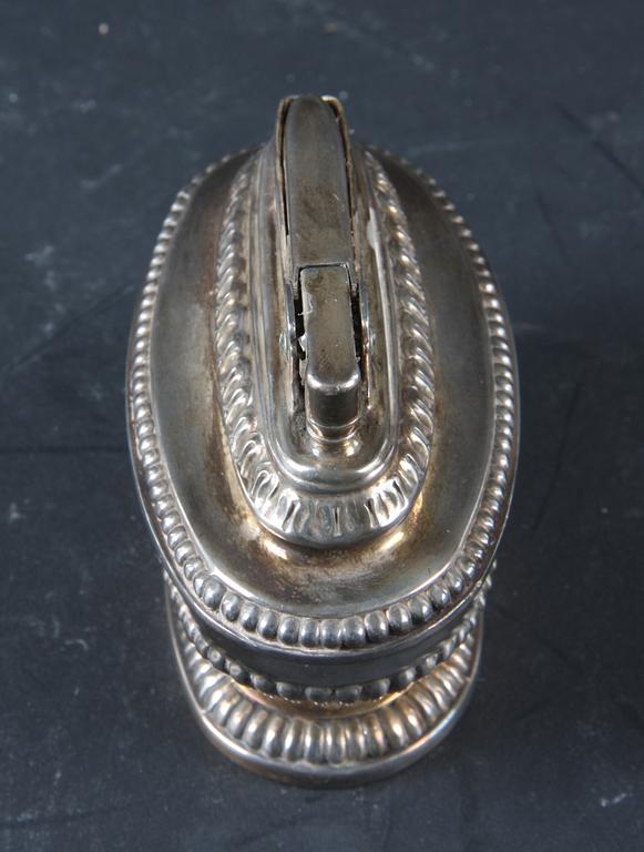 TÄNDARE, Ronson, "Queen Anne".