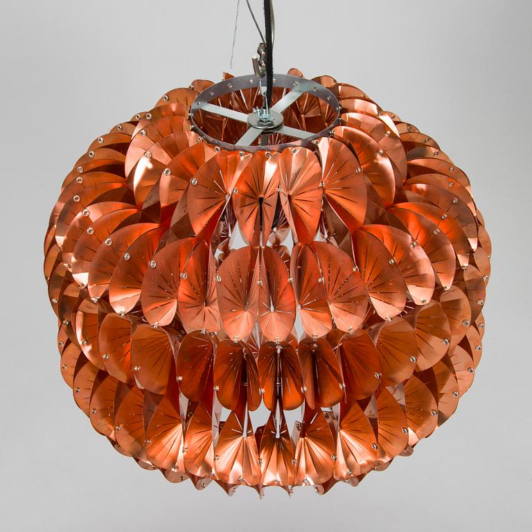 Lisa Hilland, a ceiling lamp/table lamp from the Glamrocks series 20023.