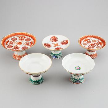 Five famille rose and iron red footed dishes, Qing dynasty, late 19th century.