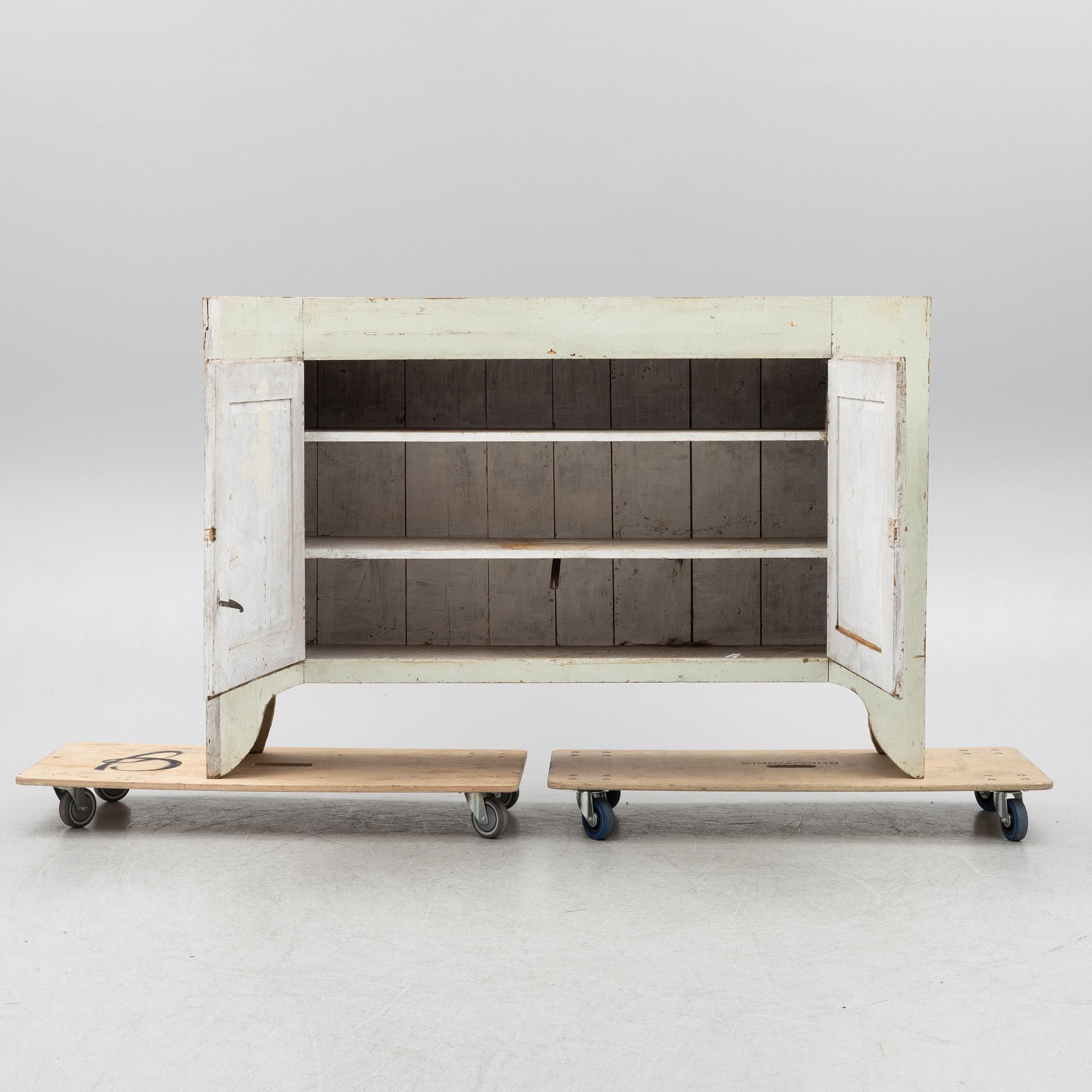 Överskåp, sent 1800-tal.