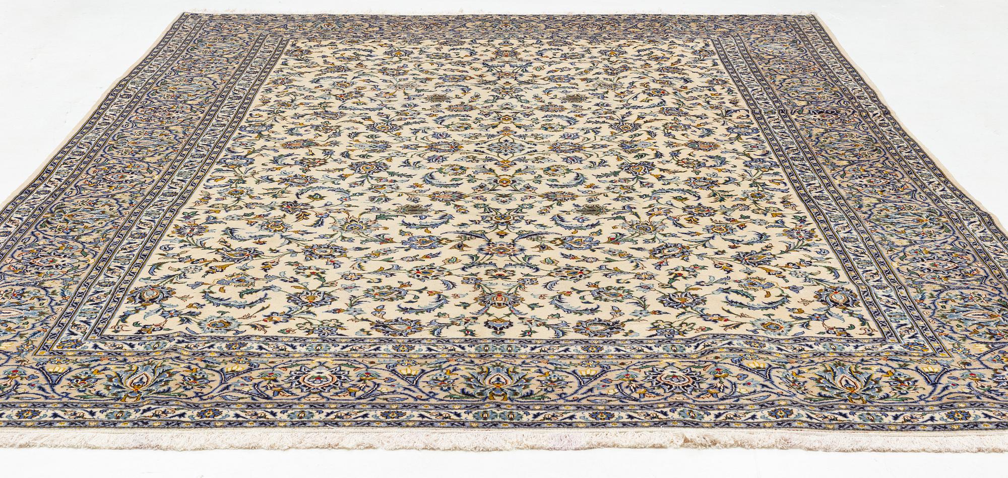 Matta, Keshan, ca 406 x 297 cm.