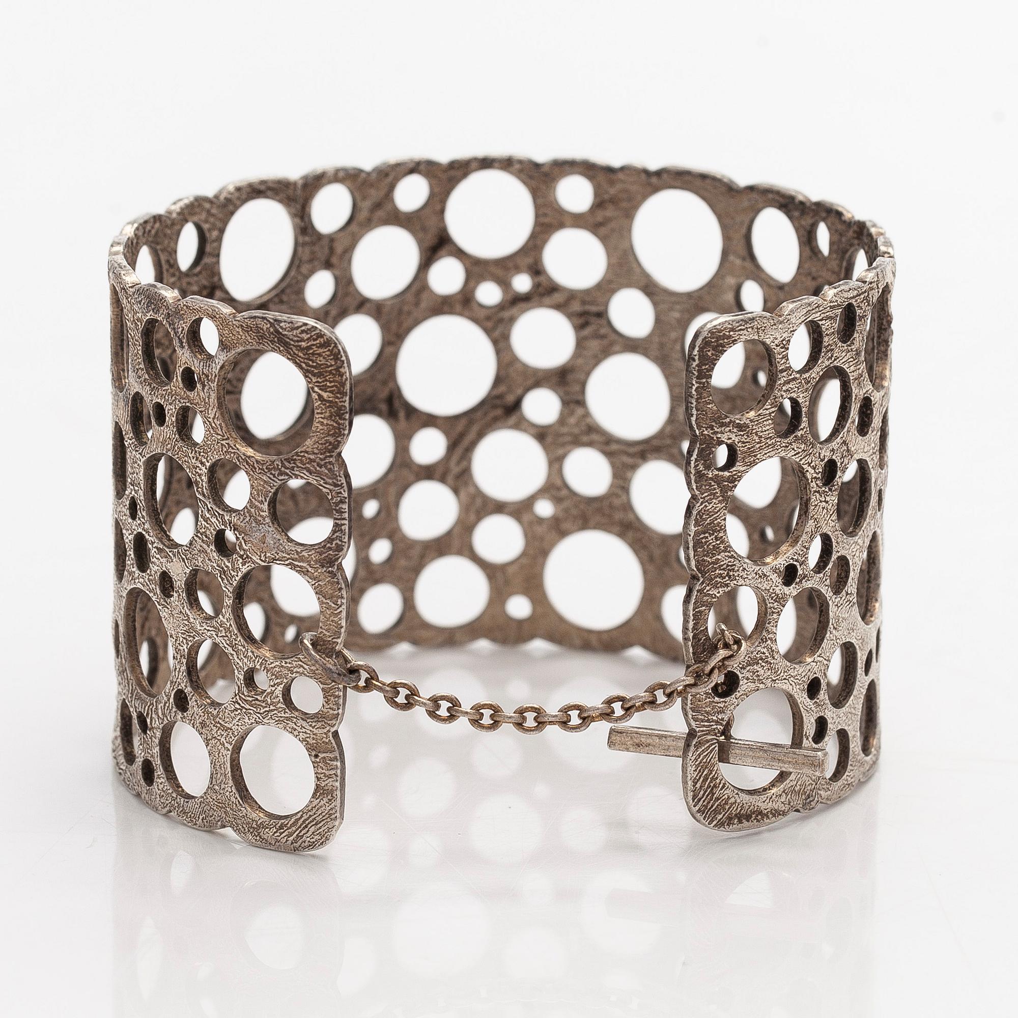 Liisa Vitali, armring, "Spets", silver, Westerback, Helsingfors.