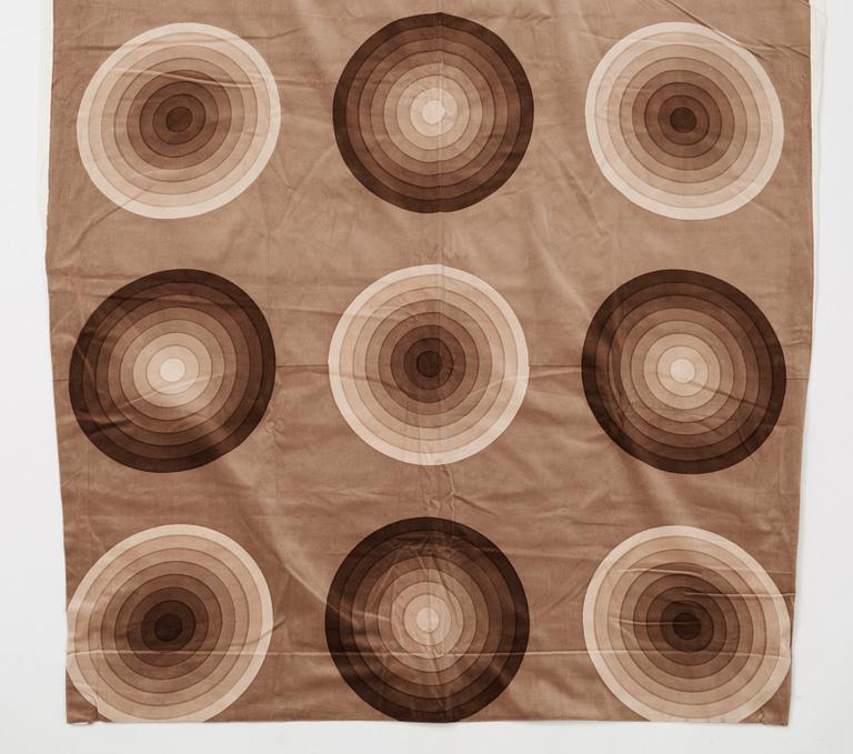 Verner Panton, GARDINLÄNGDER, 3 ST., OCH PROVBITAR, 5 ST. Bomullsvelour. Olika beige nyanser och mönster. Verner Panton.