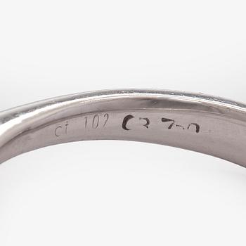 Bucherer, ring, 18K vitguld med briljantslipad diamant 1,02 ct. SJL certifikat.