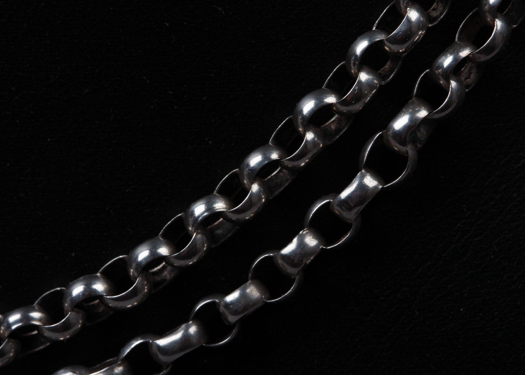 HALSBAND samt RINGAR, 3 st, silver, bl a Nils Erik From och Lapponia, 1900-tal. Tot ca 60 g.