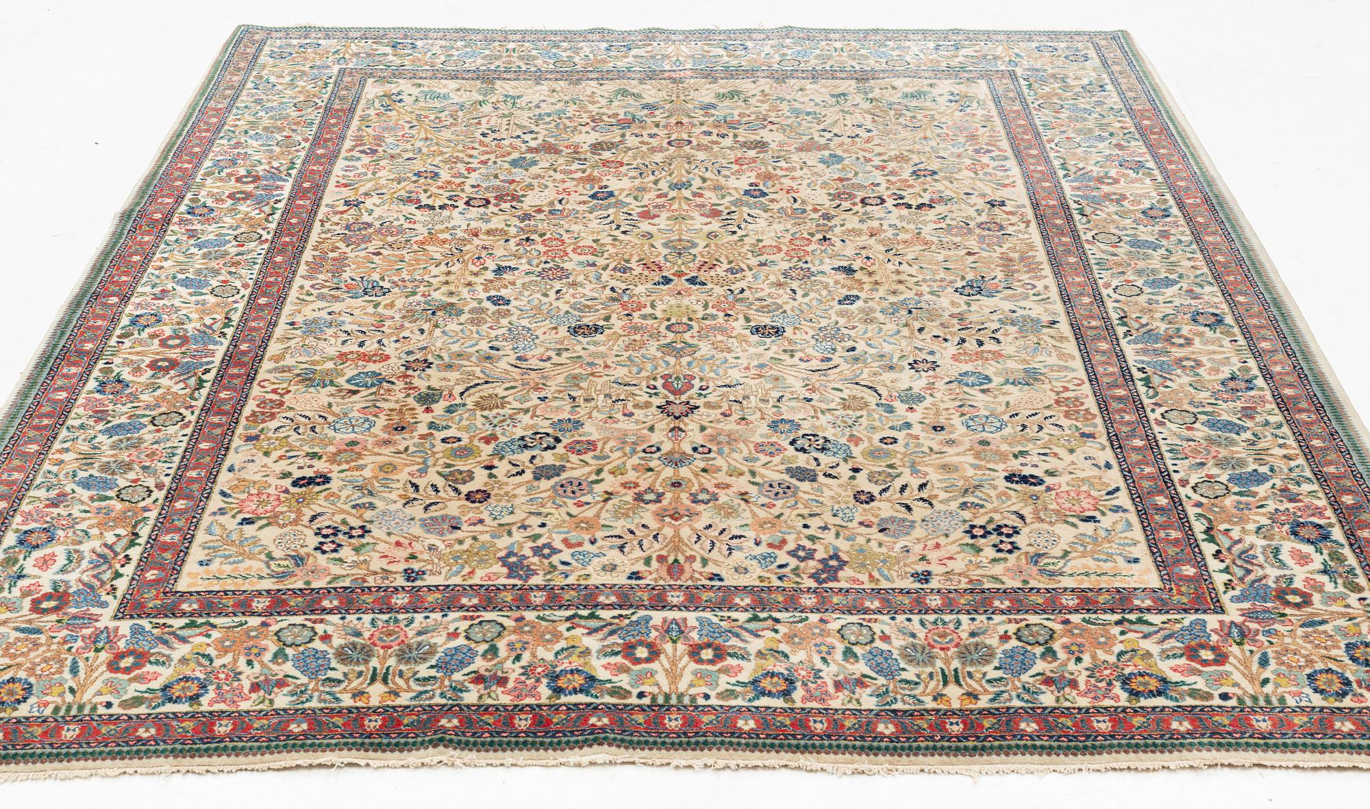 Carpet, Tabriz, 283 x 220 cm.