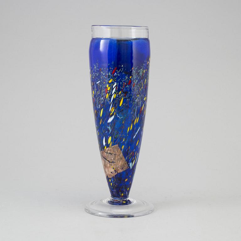 BERTIL VALLIEN, vas, glas, Kosta Boda Artist Collection, signerad.