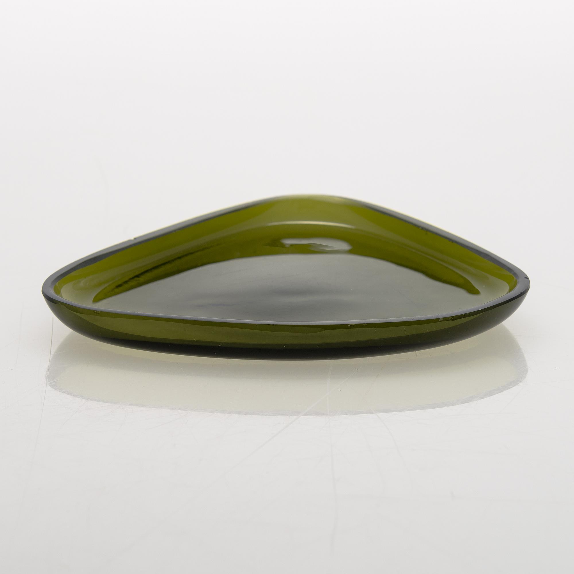 Alvar Aalto, a '3900-37' plate signed Alvar Aalto Iittala -56.