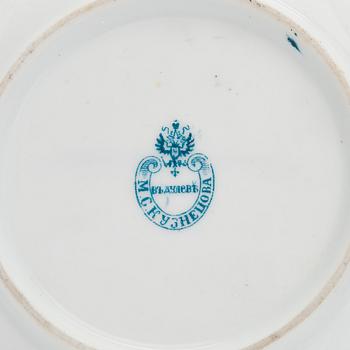 A set of six Kuznetsov porcelain coffee cups with saucers, Dulevo factory, 1864-1889.