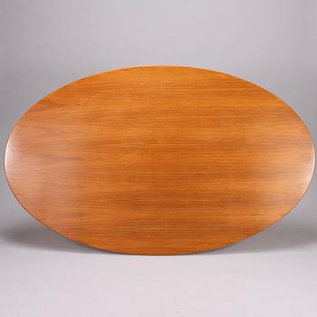 Florence Knoll, Ruokapöytä, "Oval 96", Knoll International. Suunniteltu 1961.