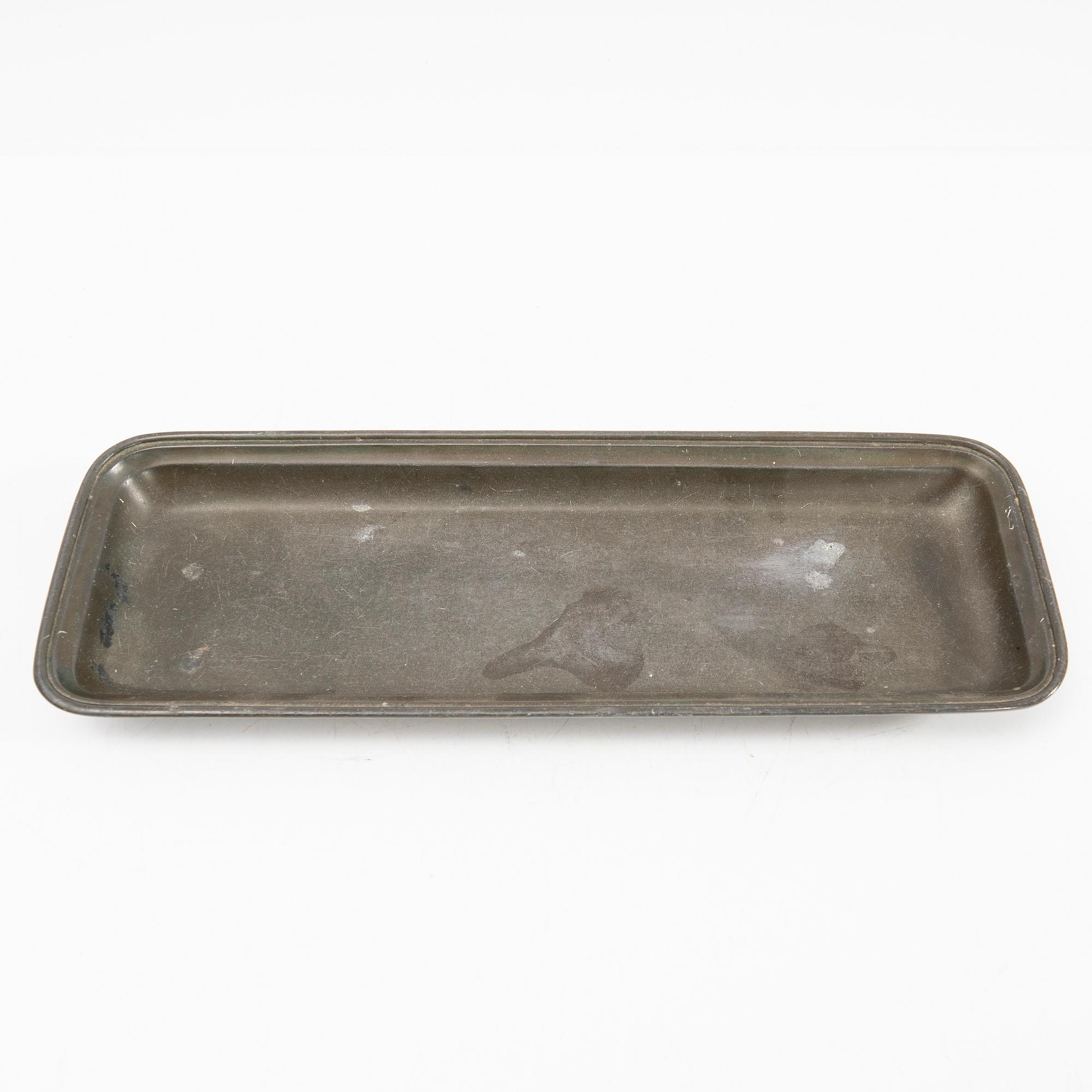 Just Andersen, vaser och bricka, 3 dlr, Danmark, 1900-talets första hälft.