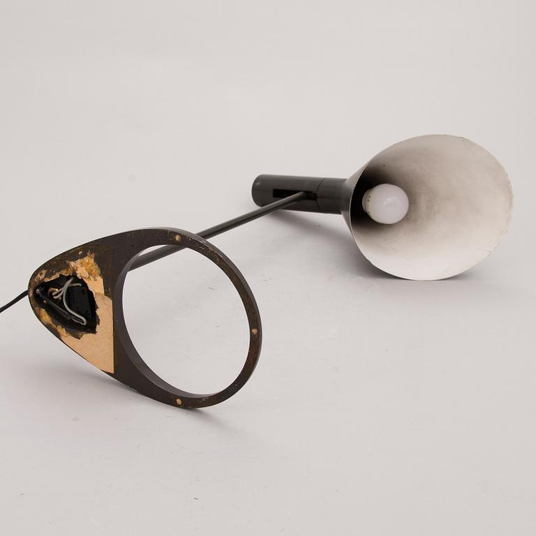ARNE JACOBSEN, bordslampa, "AJ", Louis Poulsen.