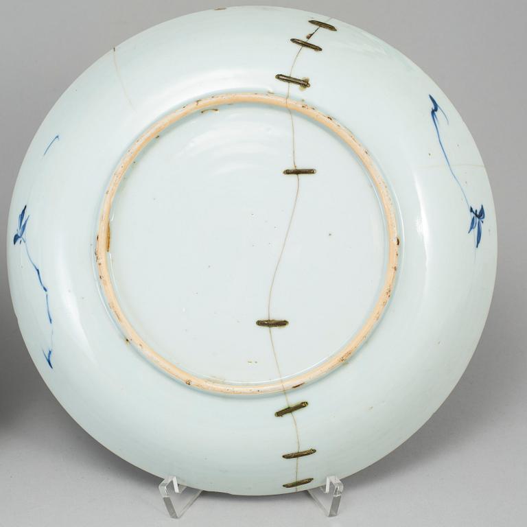 SKÅLFAT, tre stycken, kompaniporslin. Qingdynastin, Qinalong (1736-95).