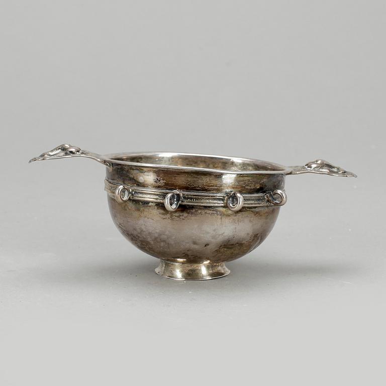 SUPKOPP, silver,Nils Öhstedt, Piteå, 1833. Vikt ca 46 gram.