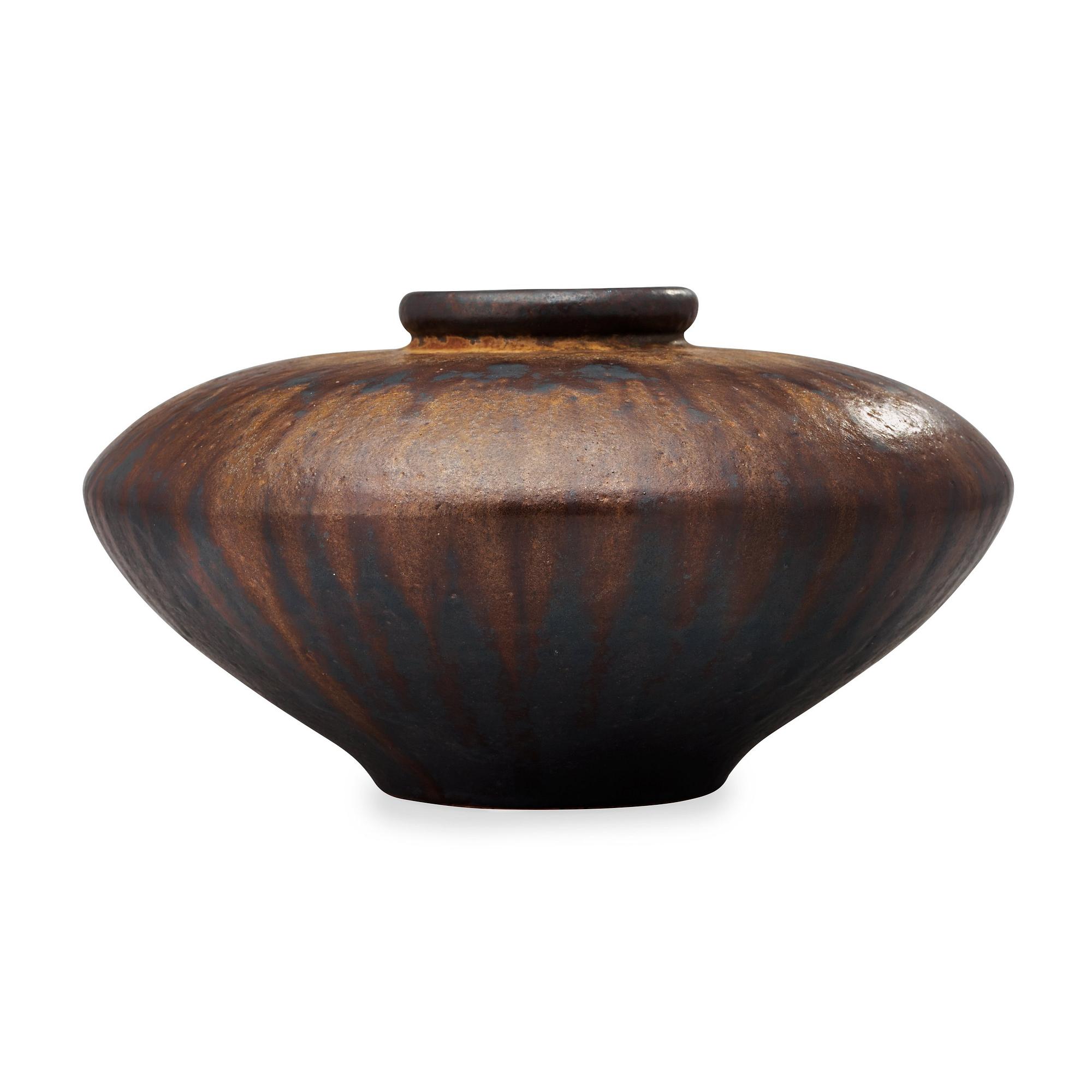 A Patrick Nordström stonware urn, Isle 1927.