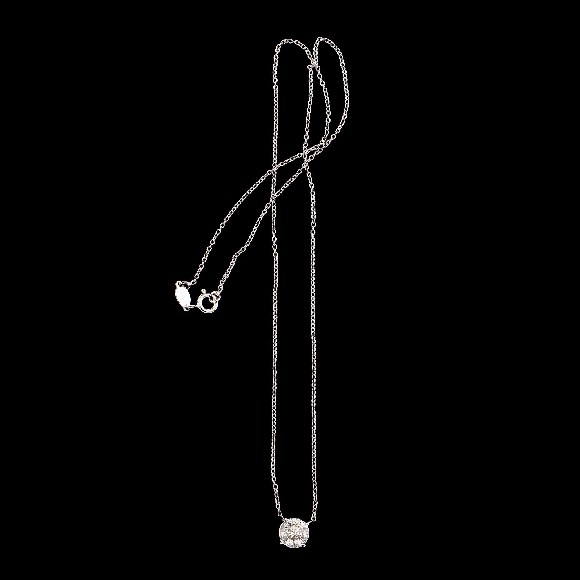 HÄNGE MED KEDJA, 18K vitguld, solitär briljantslipad diamant ca 1.20 ct.
