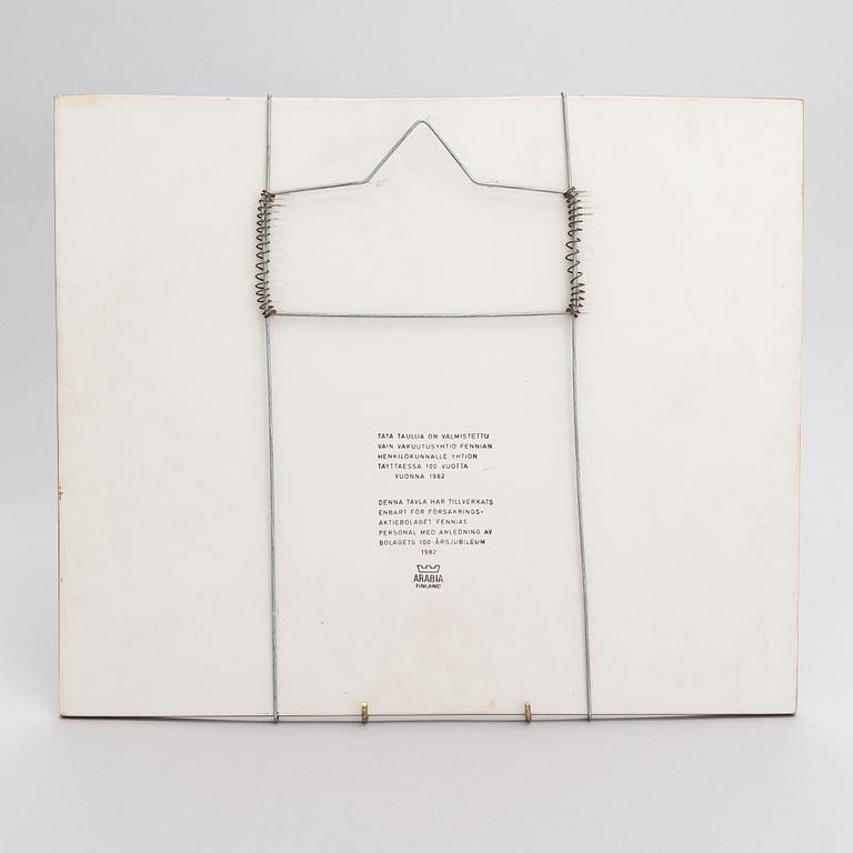 Heljä Liukko-Sundström, A ceramic wall plaque signed and dated Arabia -82, 349/600.