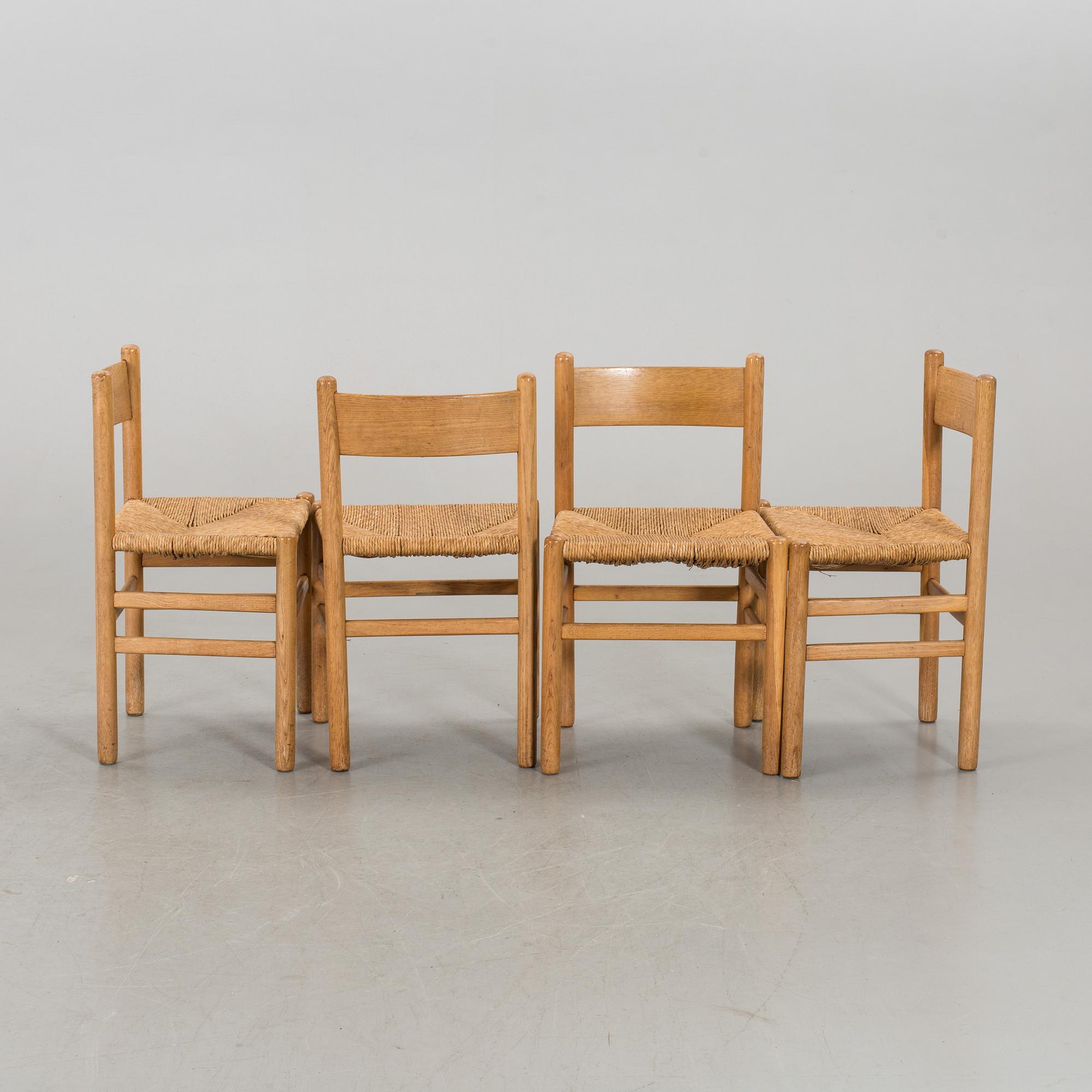 A BÖRGE MOGENSEN TABLE AND 6 OAK CHAIRS+ STOOL.