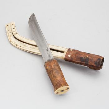 SAMEKNIV, huggare, Mikkel Nilsson Niiaa. Signerad och daterad 1912.