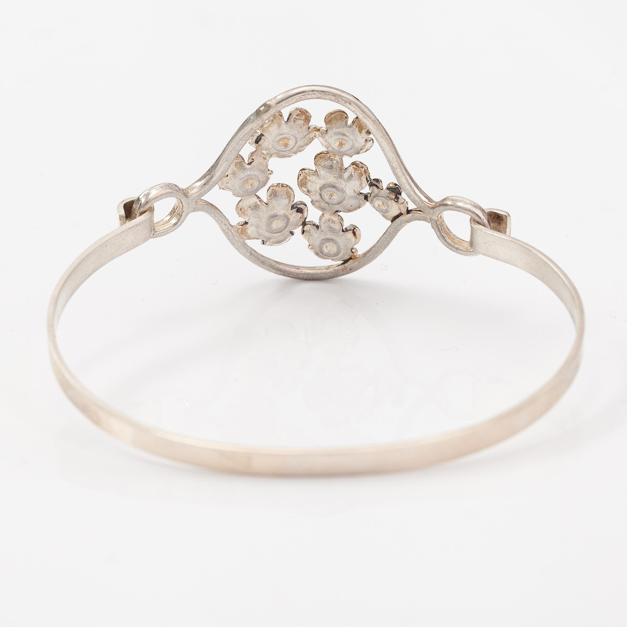 Jorma Laine, Armband "Lemmikki", silver. Turun Hopea, Åbo 1975.