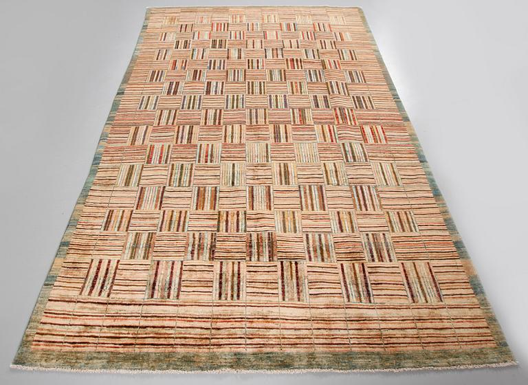 MATTA, modern Ziegler, 294 x 192 cm.