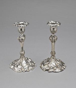 LJUSSTAKAR, ett par, nysilver, AG Dufva, nyrokoko, 1800-talets andra hälft.