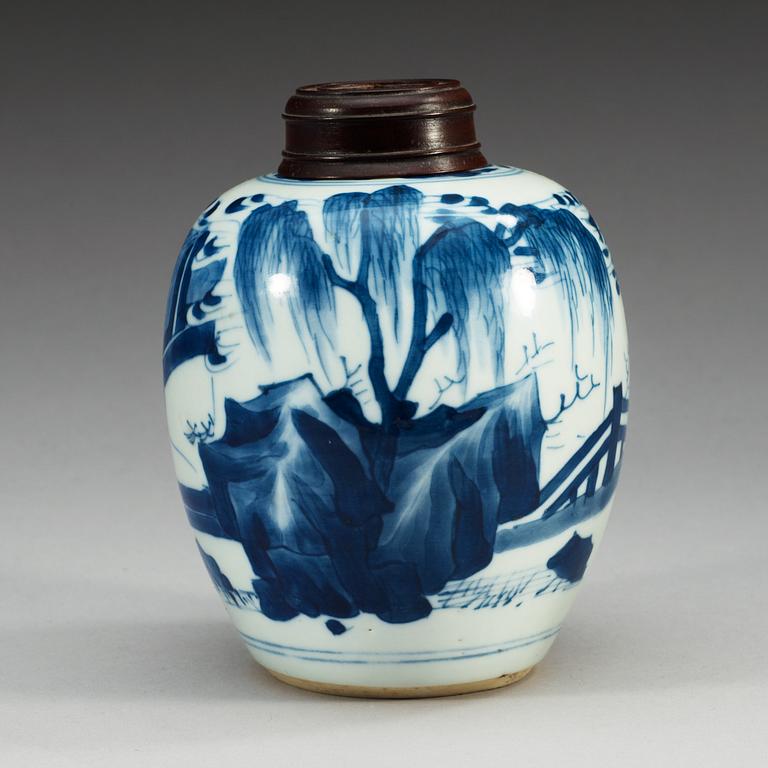 A blue and white jar, Qing dynasty, Kangxi (1662-1722).