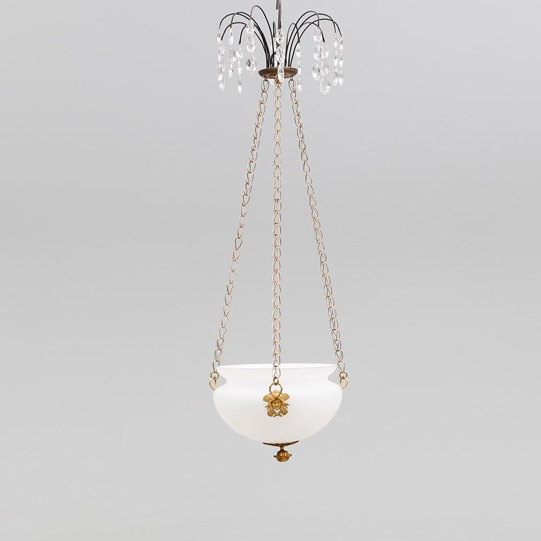 AMPEL, empirestil, 1900-talets första hälft. Höjd ca 85 cm.