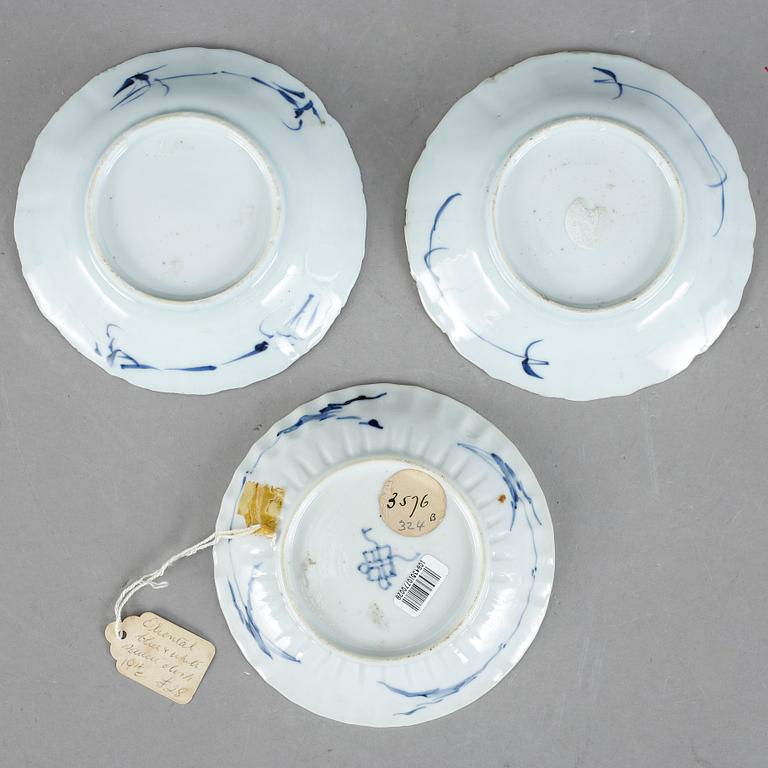 SKÅLFAT, ett par samt FAT, porslin, Kina, Kangxi (1662-1722).