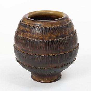 Wilhelm Kåge, a stoneware Farsta vase, Gustavsberg Studio, Sweden 1950.