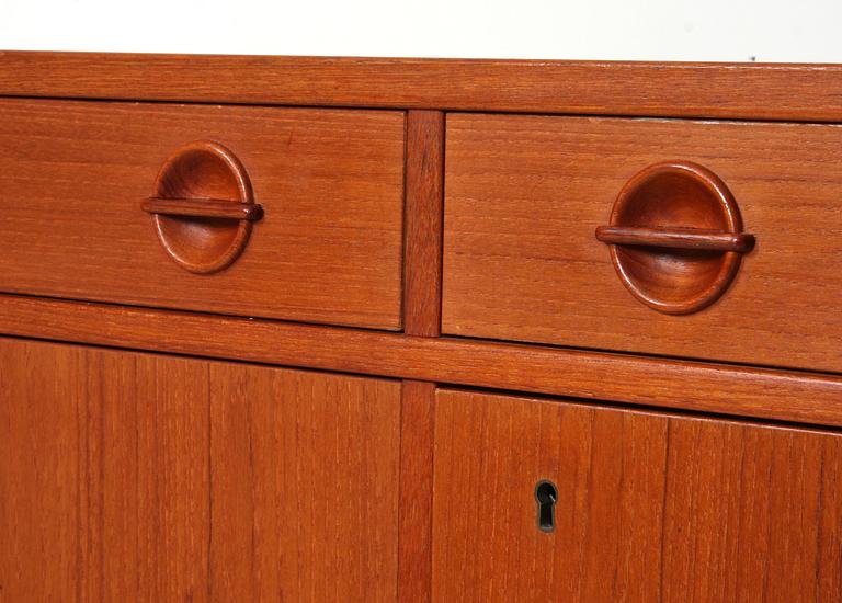 SIDEBOARD, 1900-talets mitt.